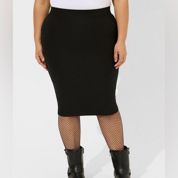 Torrid Black Classic Midi Studio Luxe Ponte Pencil Skirt Pull On Plus Size 1X - Picture 1 of 8
